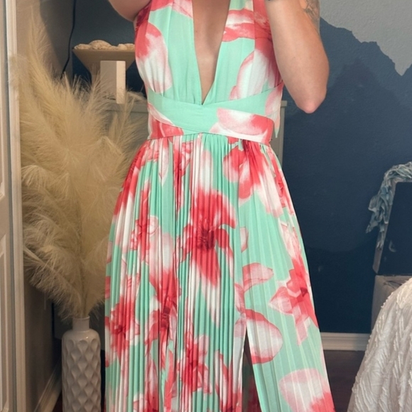 Floral Maxi Dress NWT S Plumeria print - Picture 5 of 6